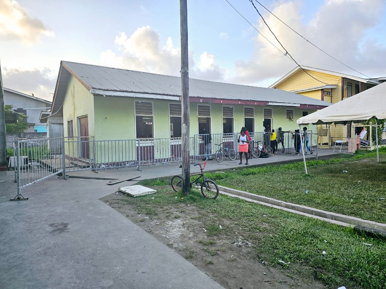 Residents have turned out in full numbers to uplift their cheques at the Mocha Primary School
