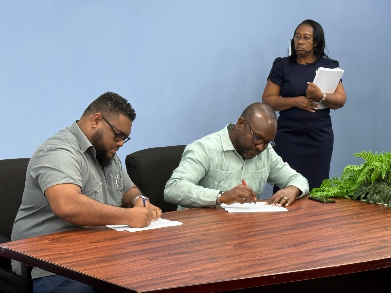Agreements signed to improve eye care, other services