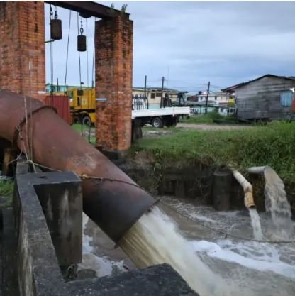 A pump in operation (Ministry of Agriculture photo)