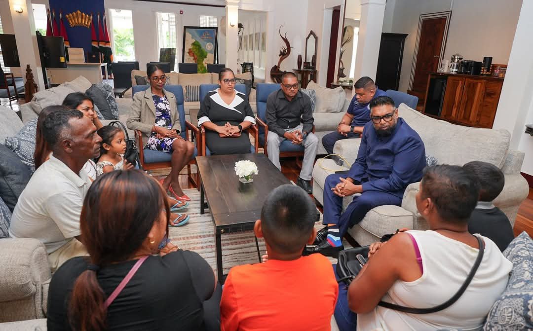 President Ali met the pupils and teachers of Château Margot Primary School