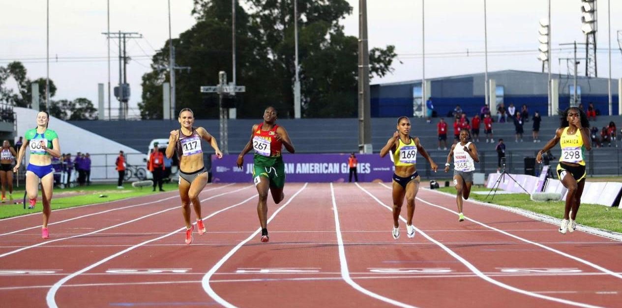 Caption Keliza Smith wins 200m semifinal
