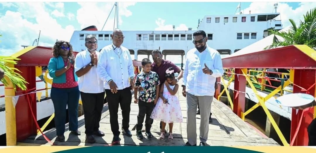 President Ali and Minister Edghill with others at the commissioning of the stelling.