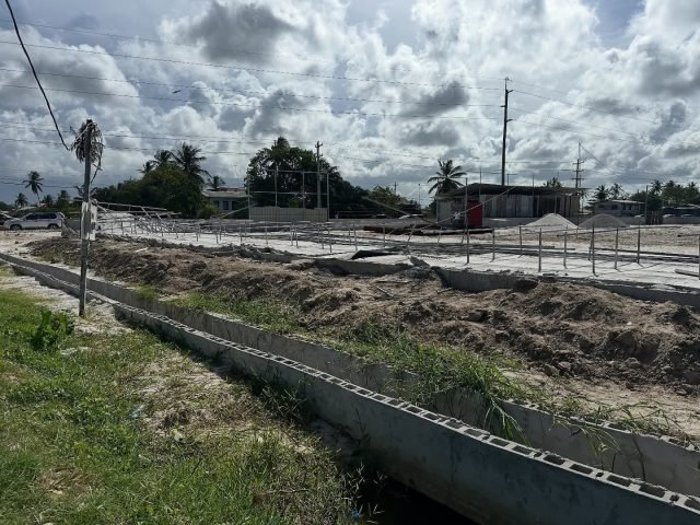 Cuban worker dies as wall collapses at construction site