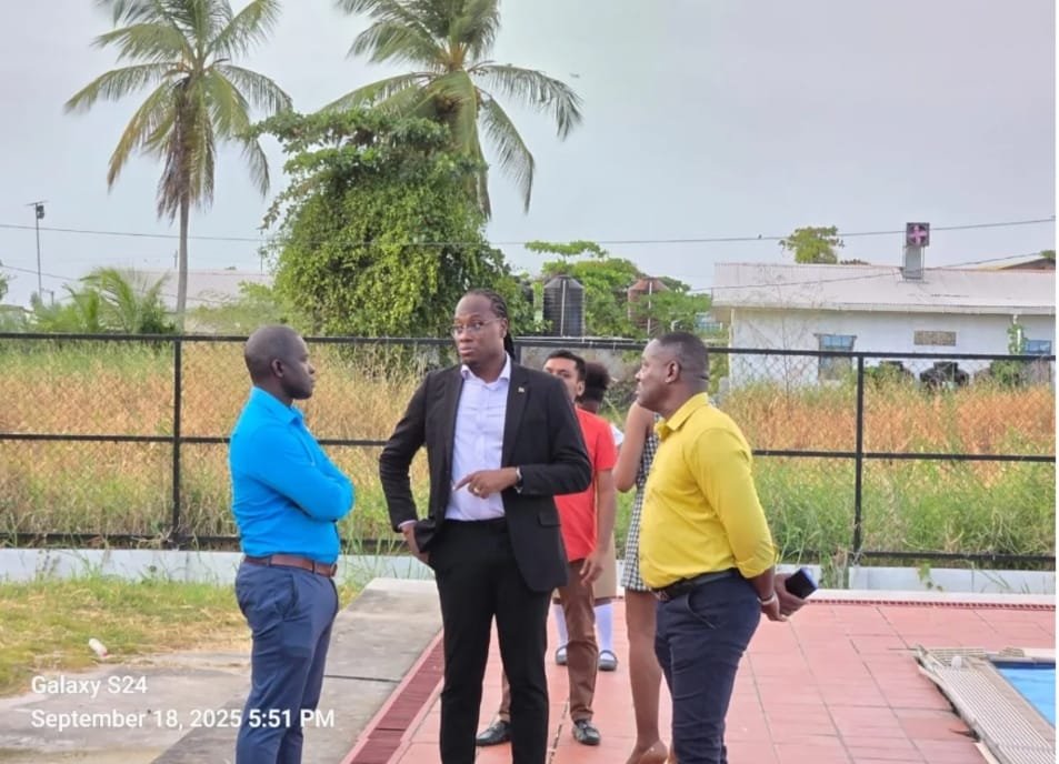 Minister Jacobs during the field visit (DPI photo)