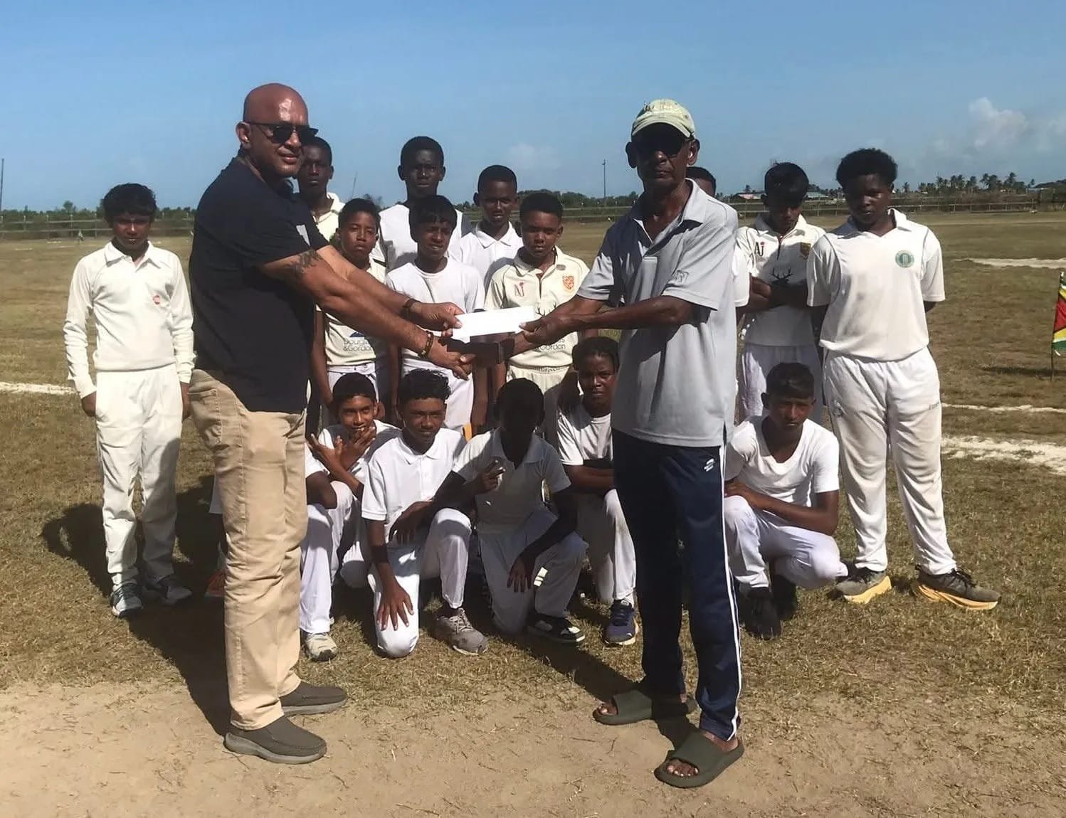The simple handing over ceremony (RHTYSC Photo)
