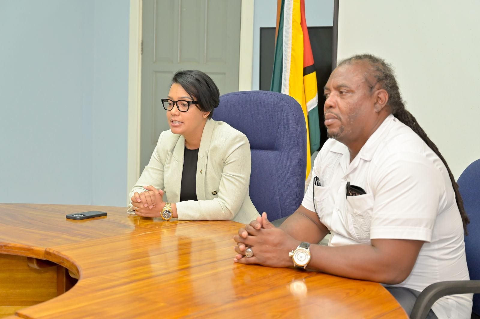 Minister Rodrigues during her meeting with staff of her ministry