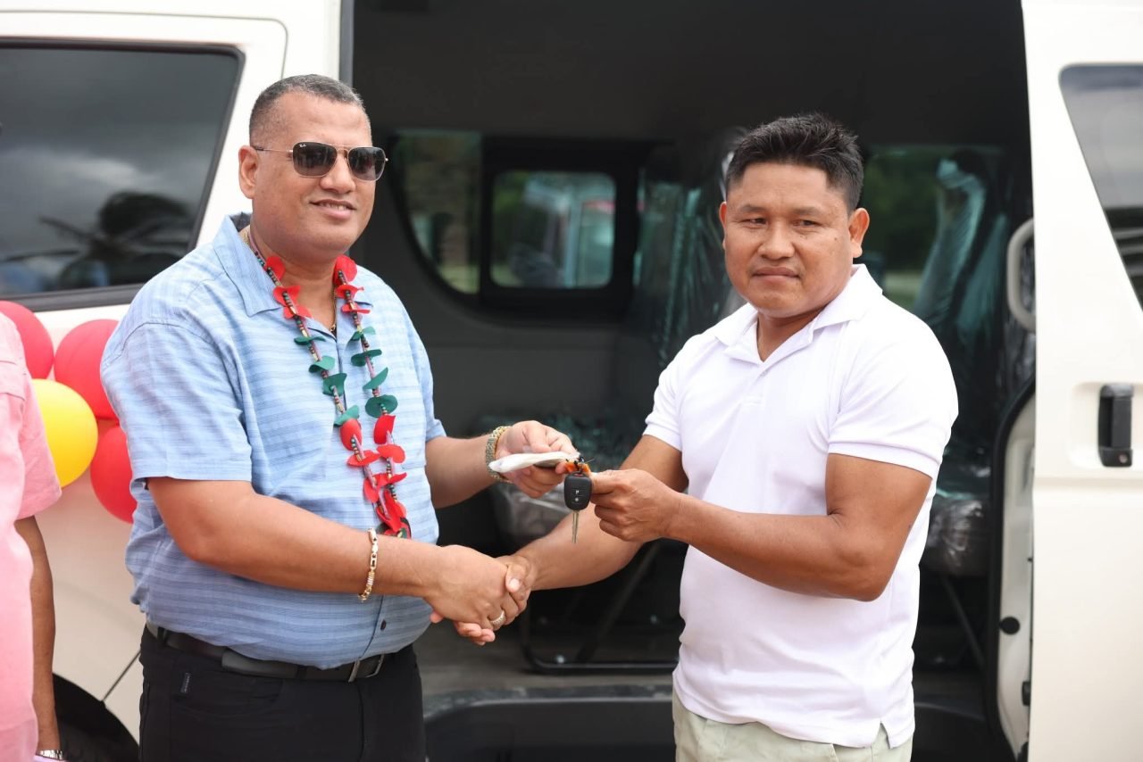 Para gets bus to transport students