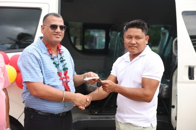 Para gets bus to transport students