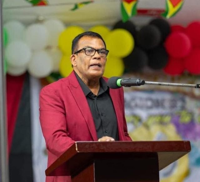 Public servants first to receive $100,000 cash grant next week
